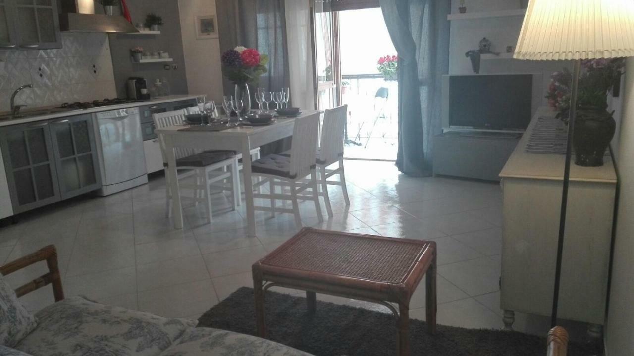 Raffy'S House Pompei Apartment Scafati Luaran gambar